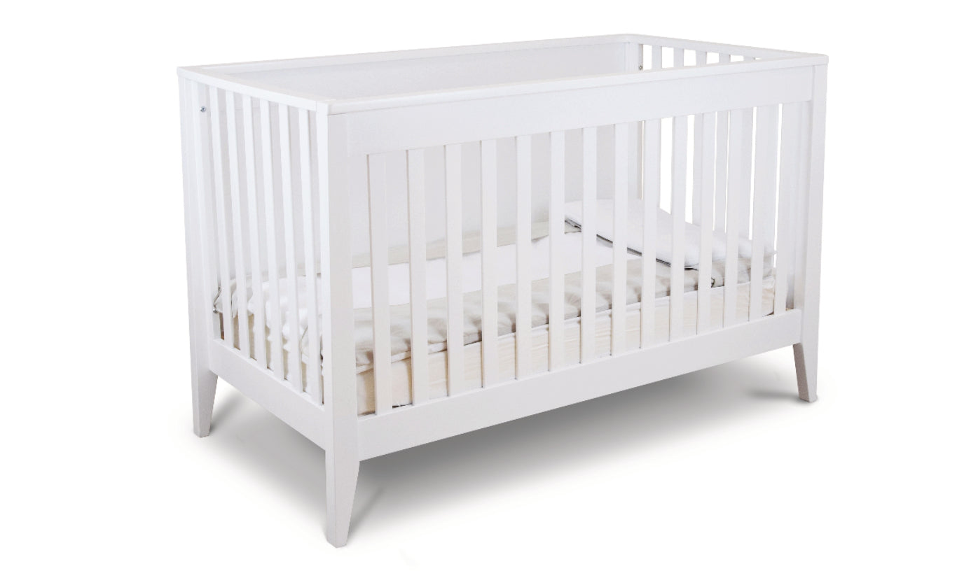 Botticelli Convertible Crib in White image 0
