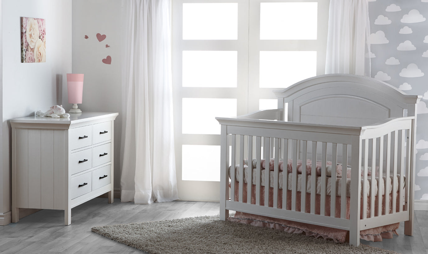 Como Arched Top Forever Crib in Vintage White