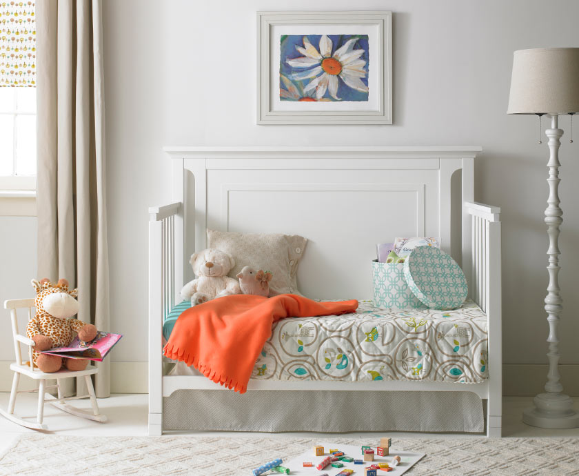 Carino Convertible Crib in White finish image 2