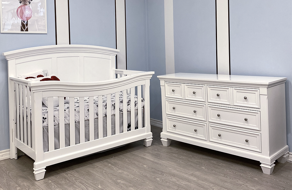 Brittany Convertible Crib image 3