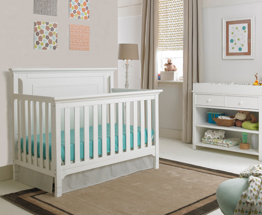 Carino Convertible Crib in White finish image 1