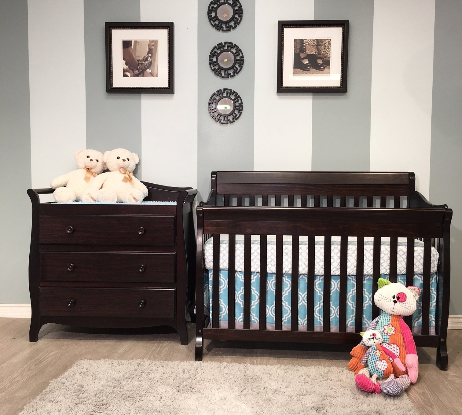 Naples crib in Espresso finish image 2