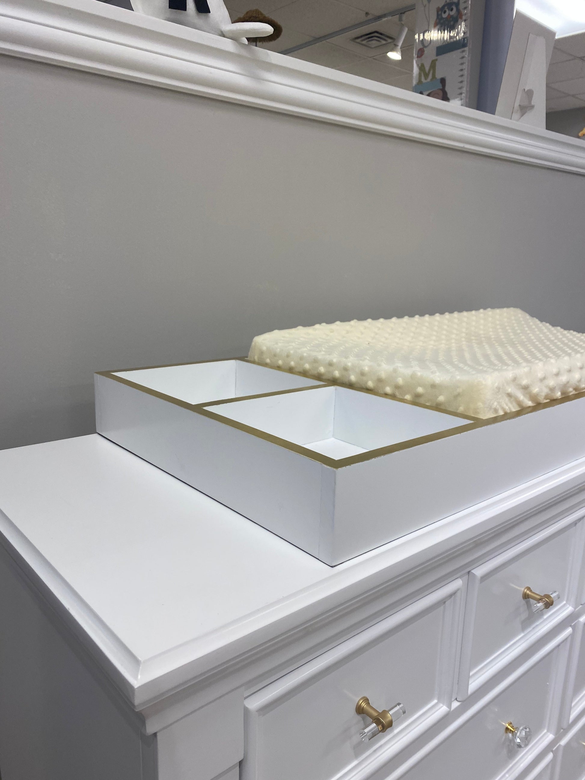 Glendale Double Dresser in White and Gold