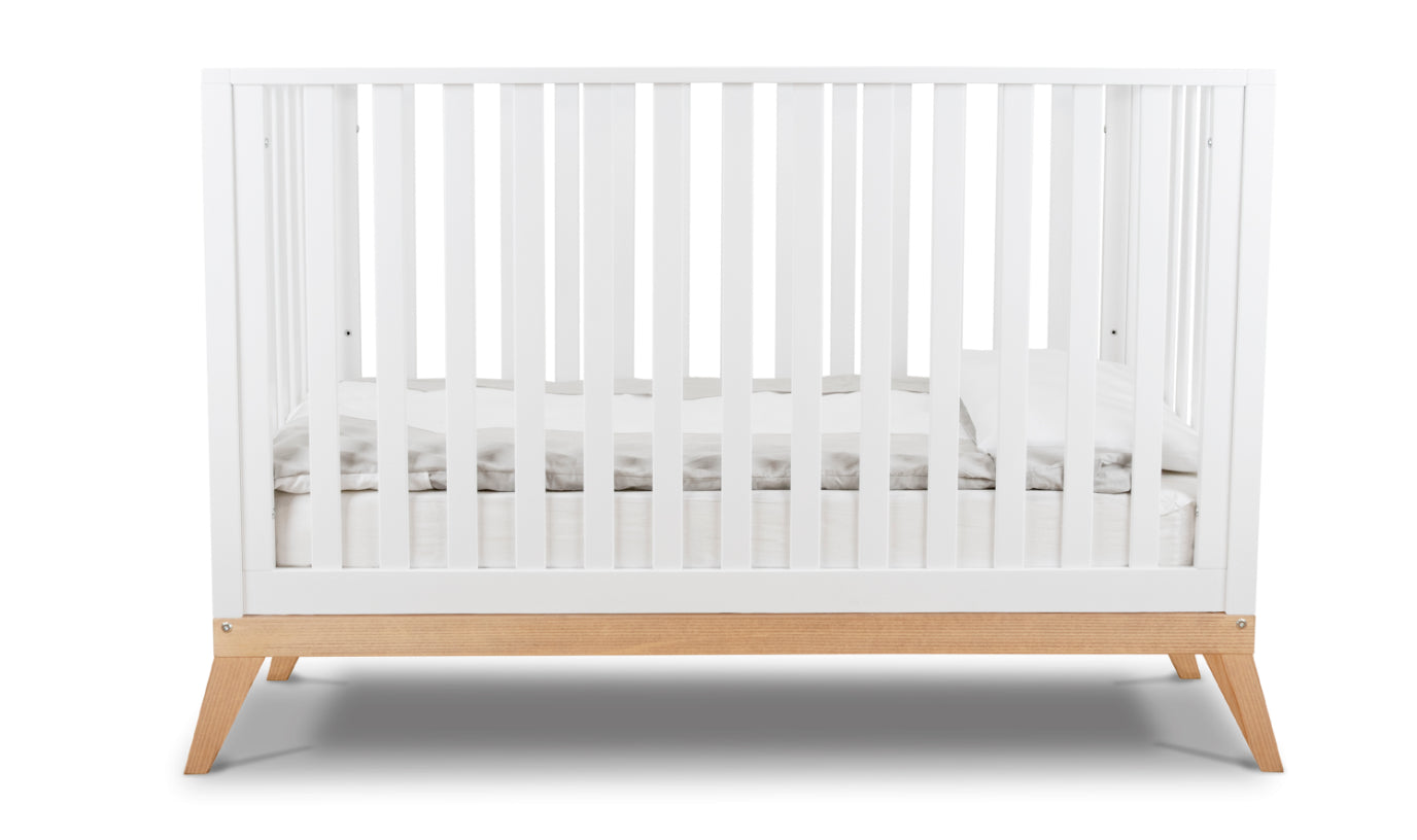 Donatello Classic crib in White/Natural image 0