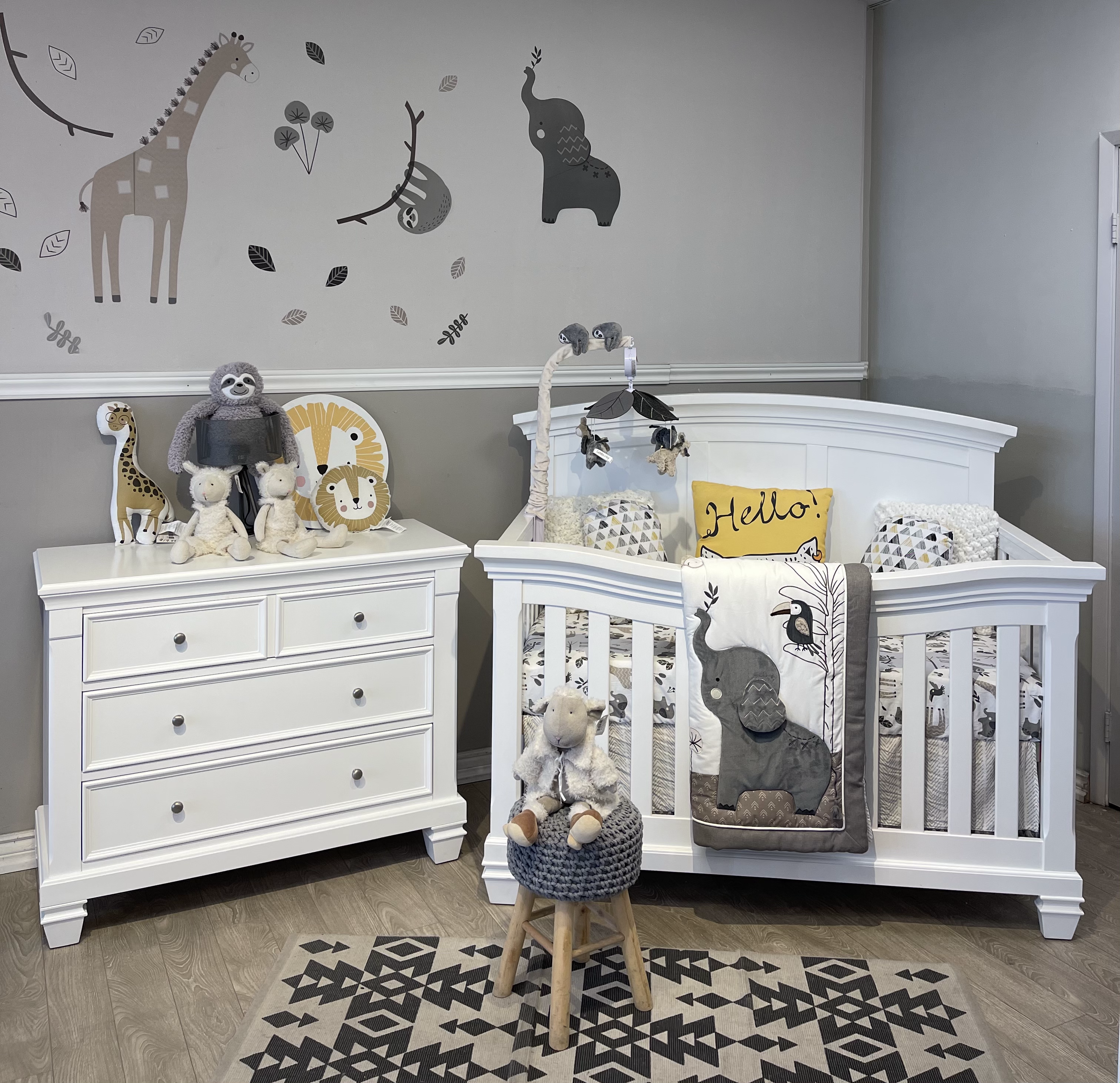 Glendale 3 Drawer Dresser image 2