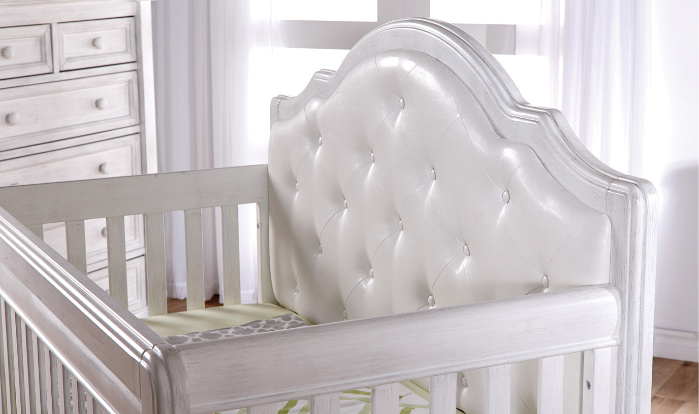 Cristallo Crib in Vintage White finish with White vinyl headboard image 1