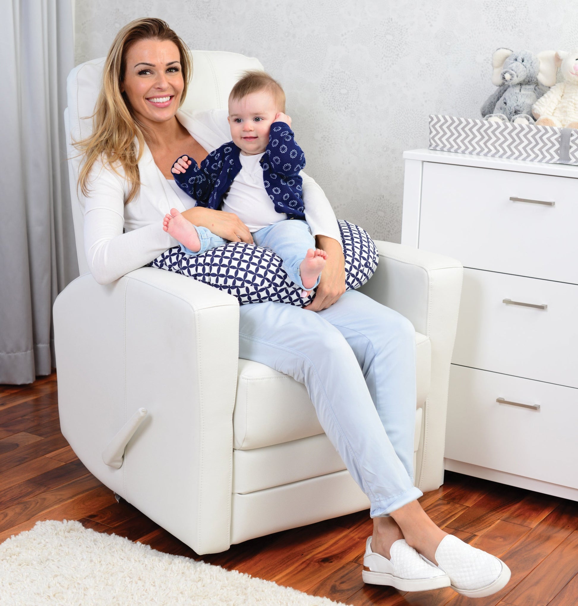 Habana Swivel/Glider Recliner in White